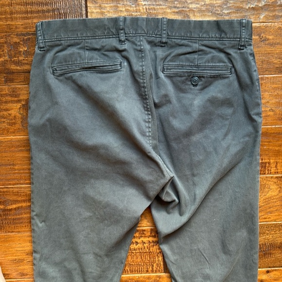 J Crew 250 Skinny fit in stretch Chino Pant, 33x30, onyx grey - Picture 7 of 7